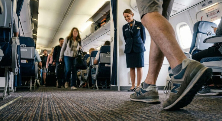 Flight attendants have a quiet boarding habit that starts with looking at your shoes