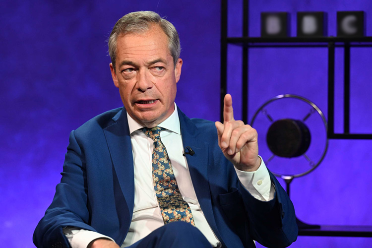 nigel farage resigns