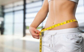 What to eat before bed if you're trying to lose weight, according to a doctor