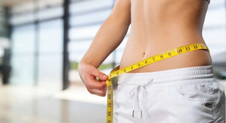 What to eat before bed if you're trying to lose weight, according to a doctor